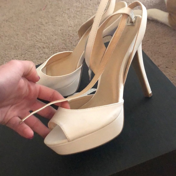 White peep toe pumps - Picture 5 of 5
